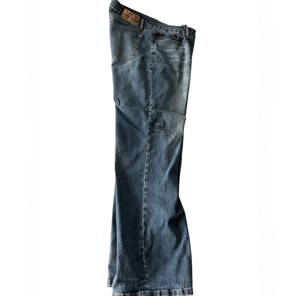 Men's Bootcut Izod Stretchy Jeans in Classic Blue